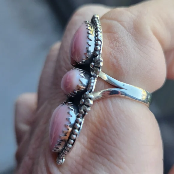 Handmade Sterling Silver 925 Queen Pink Conch Double Heart Crawler Ring Size 8 - Picture 4 of 9